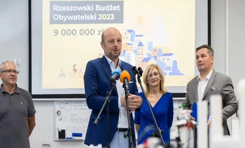 Modernizacja stadionu Grunwaldu Budziwój, nowy parking przy Husarskiej i plac zabaw na Baranówce - ruszają inwestycje w ramach RBO - Zdjęcie główne