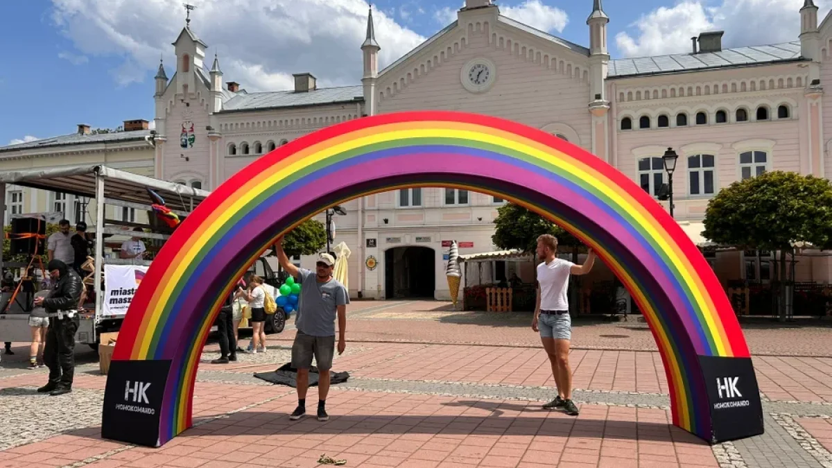 Łączy nas miłość - łączy nas Sanok - III Marsz Równości w Sanoku - Zdjęcie główne