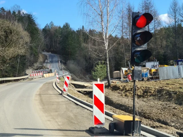 Utrudnienia i korki na drodze w Bieszczady. Podpowiadamy jak ich uniknąć. - Zdjęcie główne