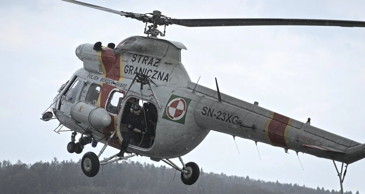 Bieszczadzcy funkcjonariusze i ratownicy odbyli szkolenie wysokościowe z wykorzystaniem śmigłowca [WIDEO] - Zdjęcie główne