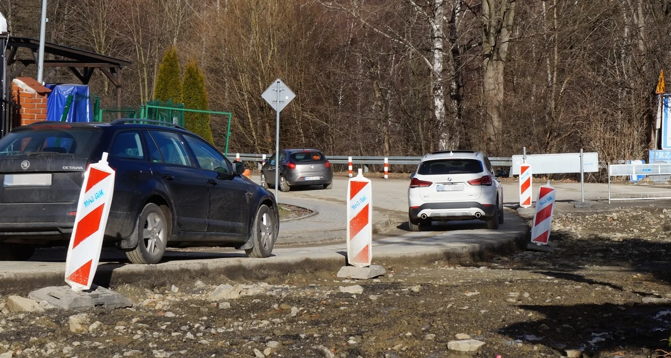 Trwa przebudowa drogi między Myczkowem a Soliną. Na wielu odcinkach występują spore utrudnienia - Zdjęcie główne