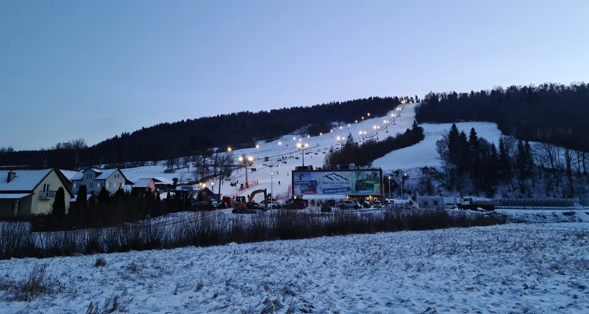 Władze gminy Olszanica odwołały oficjalne otwarcie wyciągu narciarskiego w Wańkowej - Zdjęcie główne
