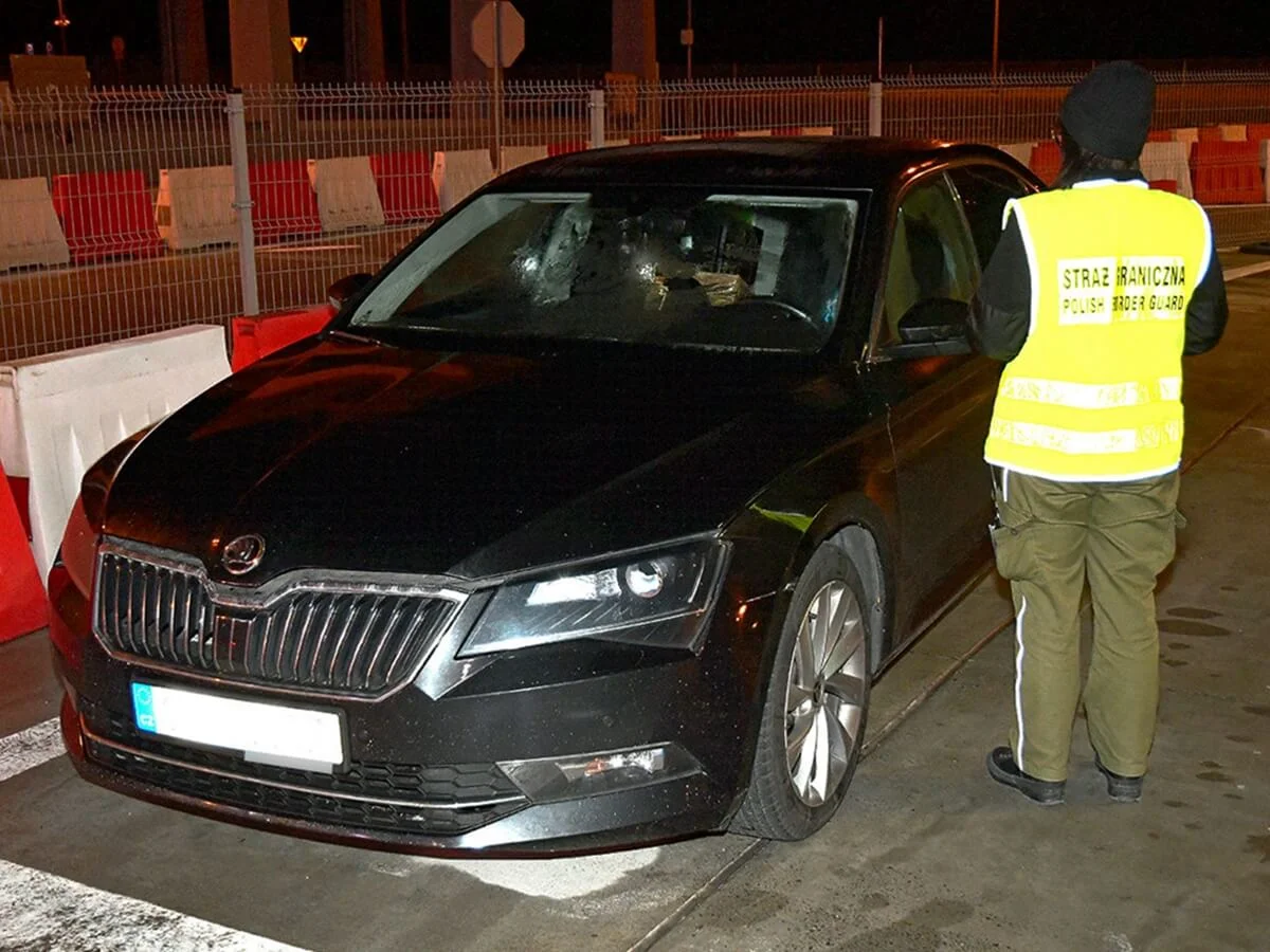 Bieszczadzcy pogranicznicy zatrzymali samochód poszukiwany przez Interpol - Zdjęcie główne