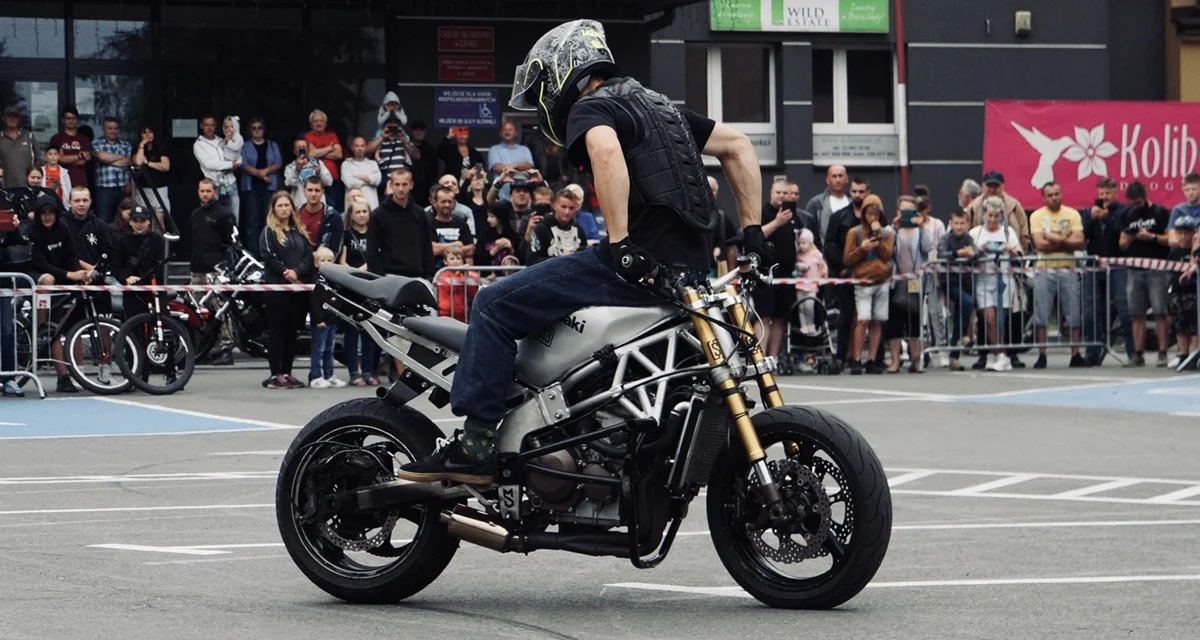 Moto Country Festival w Lesku, czyli coroczny pokaz motocyklowego stuntu [ZDJĘCIA+WIDEO] - Zdjęcie główne