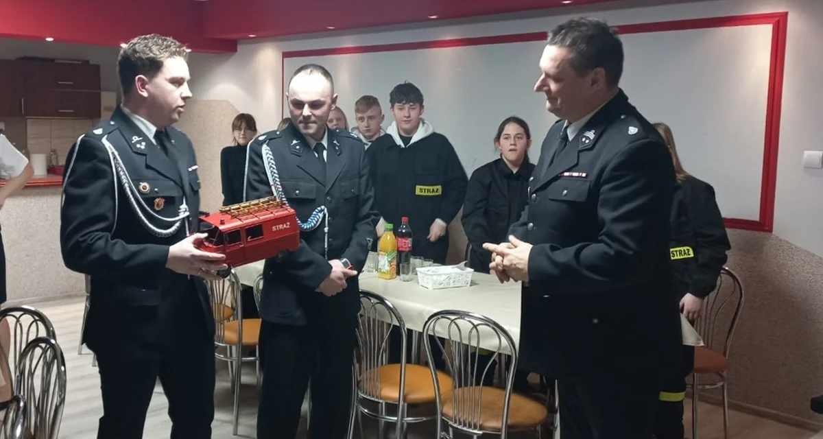 Zmiana na stanowisku prezesa w Ochotniczej Straży Pożarnej w Olszanicy [ZDJĘCIA] - Zdjęcie główne