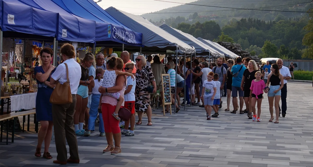 Festiwal Produktów Lokalnych i Tradycyjnych "Otwieramy Wrota Karpat" w Ustrzykach Dolnych [ZDJĘCIA] - Zdjęcie główne