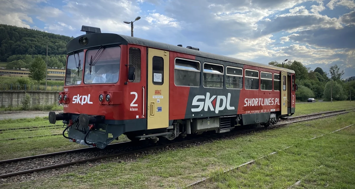 Nowe połączenia kolejowe do Ustrzyk Dolnych. Ofertę weekendowych kursów uzupełnił przewoźnik SKPL [ZDJĘCIA] - Zdjęcie główne