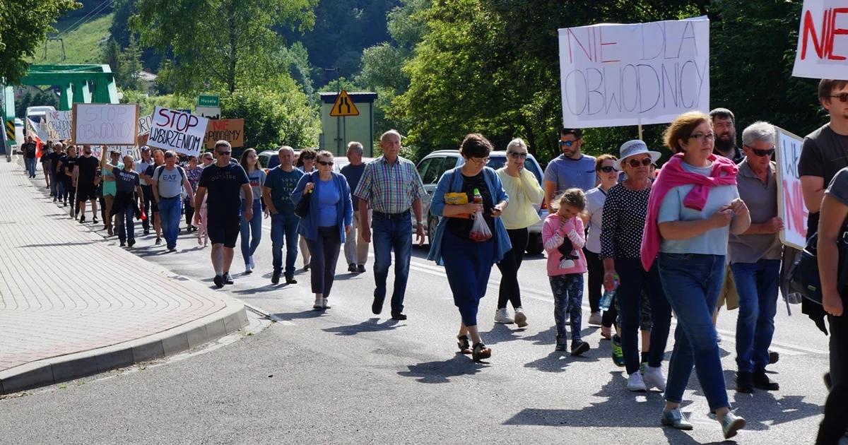 Mieszkańcy wyjdą na ulice, by protestować przeciwko budowie południowej obwodnicy Leska. Droga w Bieszczady będzie zablokowana - Zdjęcie główne