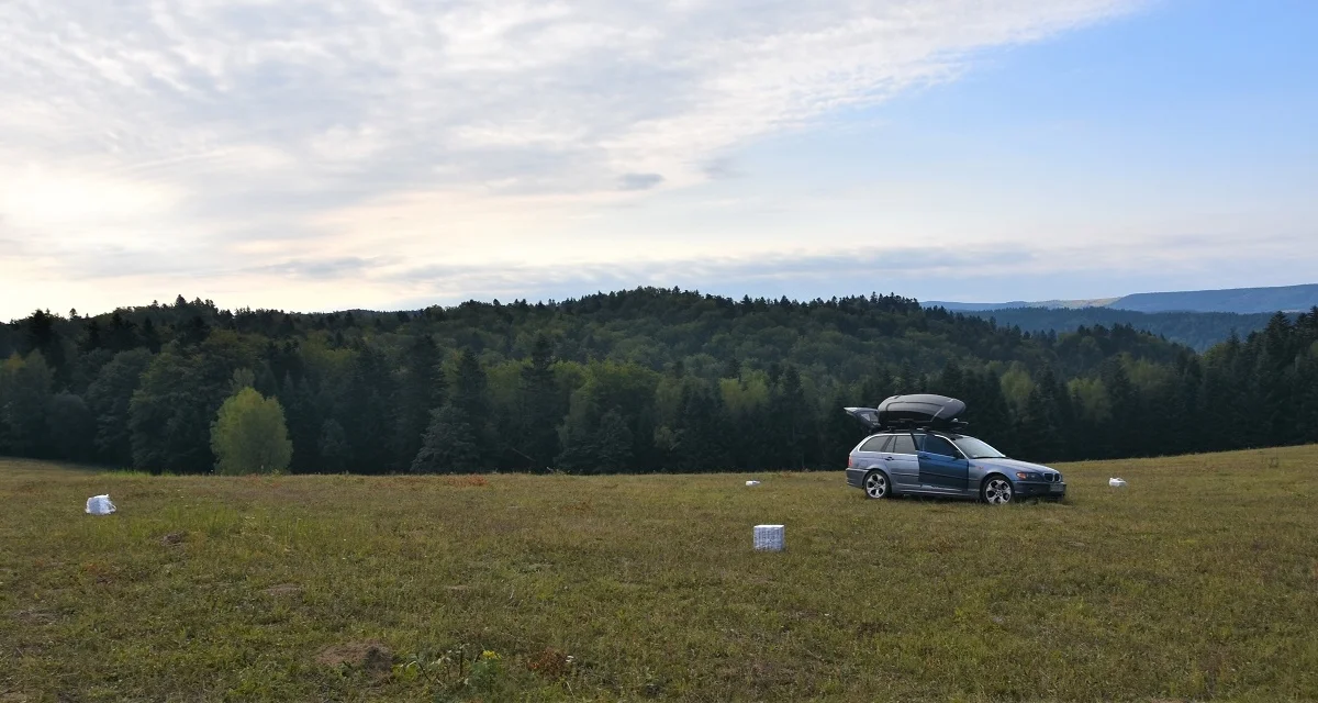 Przetransportowali nielegalne papierosy dronem. Niecodzienne zdarzenie w powiecie bieszczadzkim - Zdjęcie główne