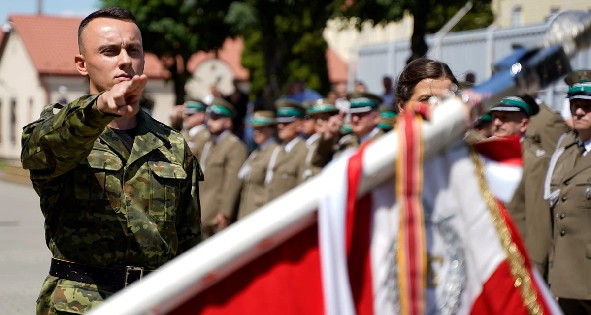 Nowi funkcjonariusze w Bieszczadzkim Oddziale Straży Granicznej. Dzisiaj odbyło się uroczyste ślubowanie - Zdjęcie główne