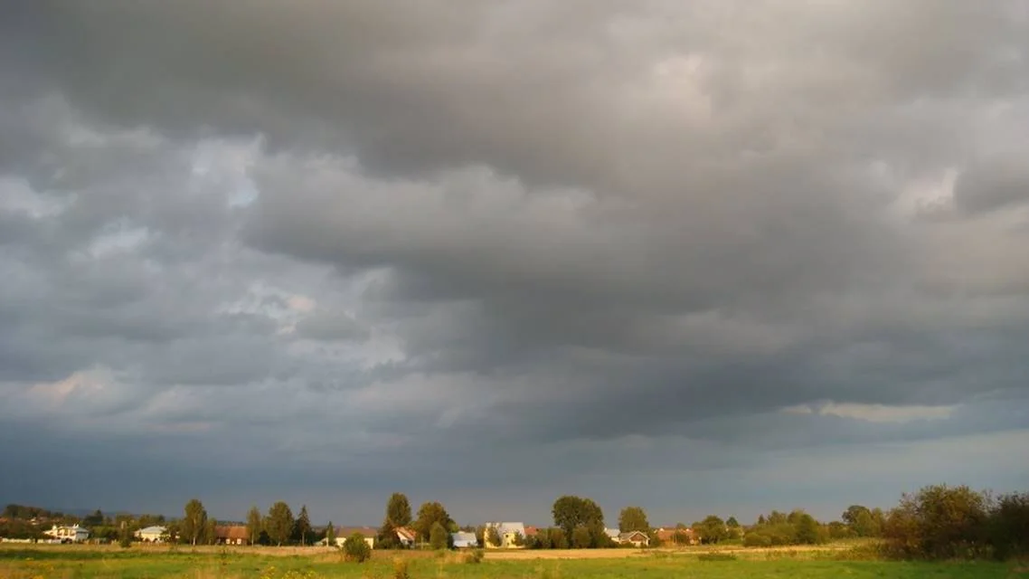 Silny wiatr i intensywne opady deszczu w Bieszczadach. Miejscami mogą pojawić się burze - Zdjęcie główne