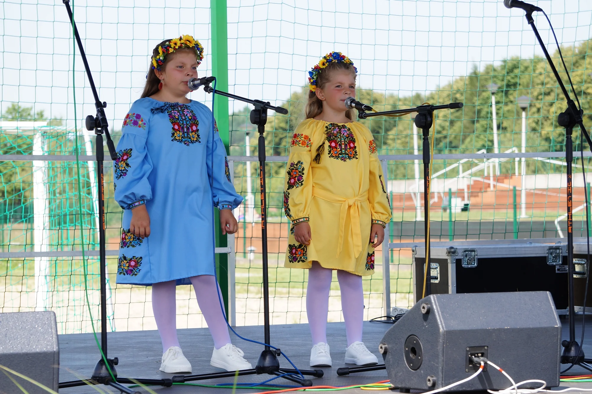 Lesko pomaga dzieciom dotkniętym wojną w Ukrainie. Na bulwarach trwa piknik rodzinny [ZDJĘCIA] - Zdjęcie główne