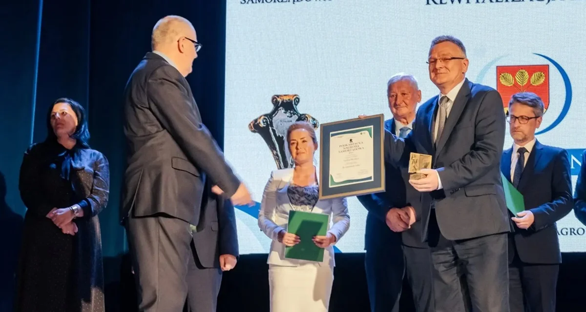 Samorządowcy z Olszanicy wyróżnieni w konkursie Podkarpackiej Nagrody Samorządowej. Gmina otrzymała specjalne wyróżnienie - Zdjęcie główne