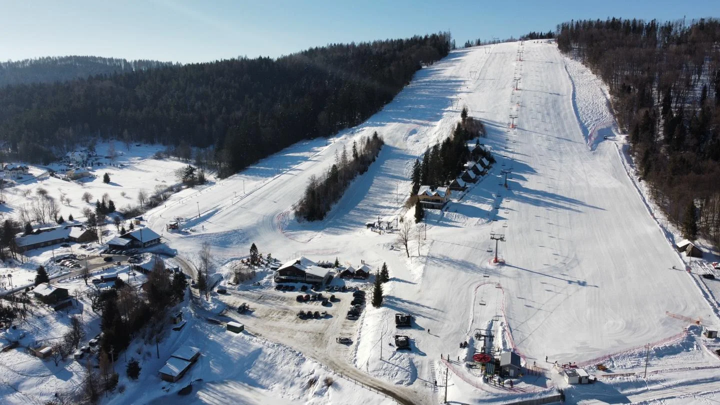 Narty w Bieszczadach. Stacja narciarska Gromadzyń - Zdjęcie główne