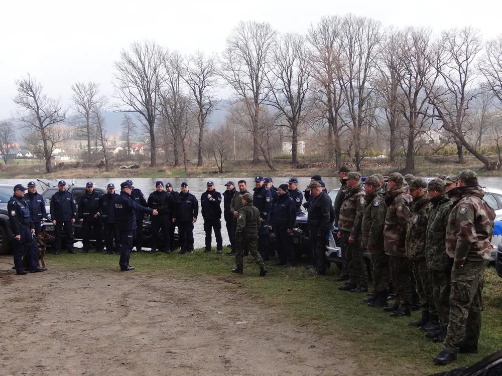 W Bieszczadach trwa akcja przeciwko kłusownictwu ryb. Ma to związek z rozpoczynającym się tarłem ryby świnki - Zdjęcie główne