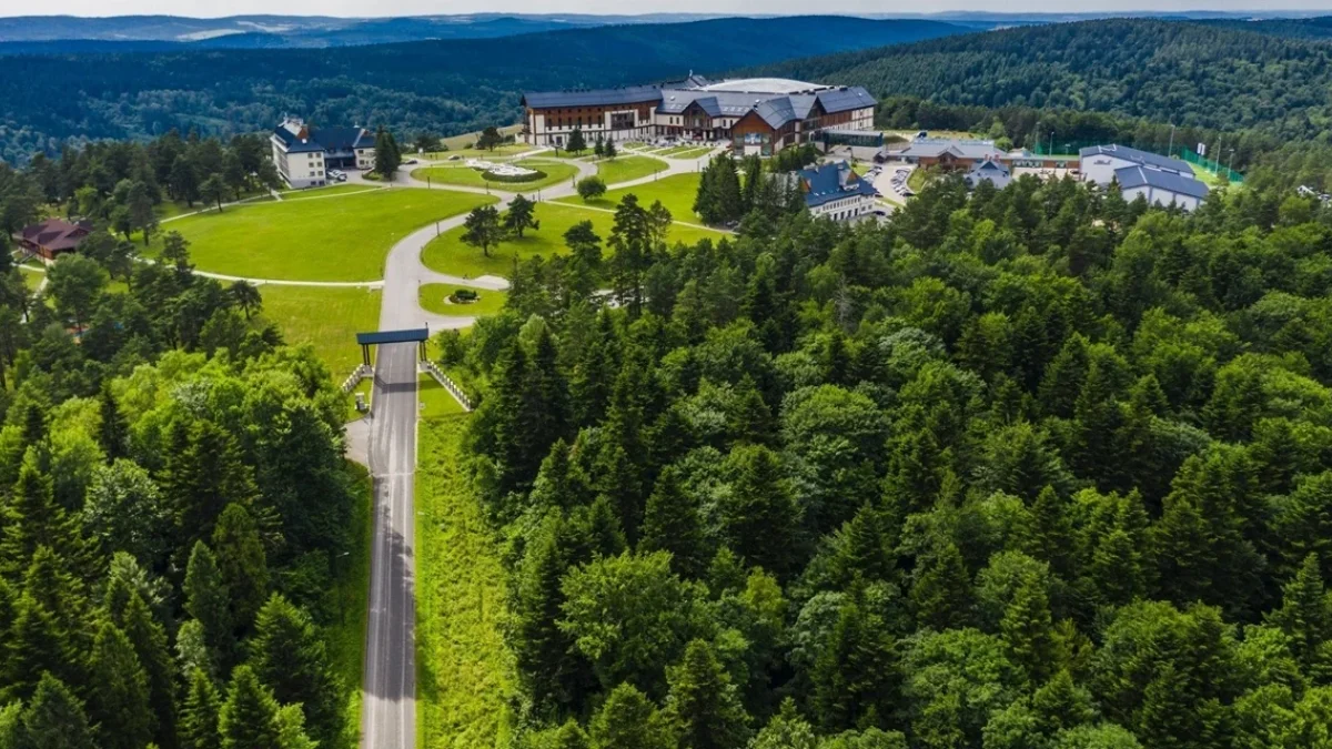 Wojewódzki Inspektorat Ochrony Środowiska poinformował o wynikach badań po zanieczyszczaniu potoku przez Hotel Arłamów - Zdjęcie główne