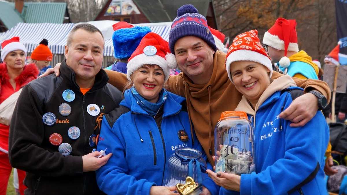 Mikołajkowe morsowanie w Polańczyku połączone z akcją charytatywną. Wspierano leczenie Karola - Zdjęcie główne