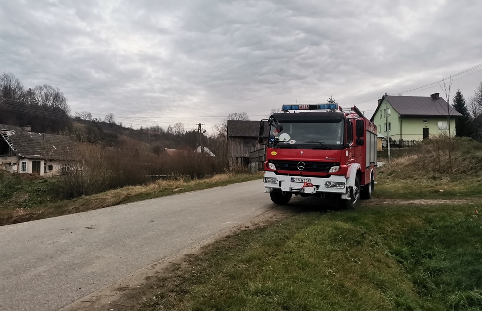 Strażacy pomogli mieszkańcowi Średniej Wsi [FOTO] - Zdjęcie główne