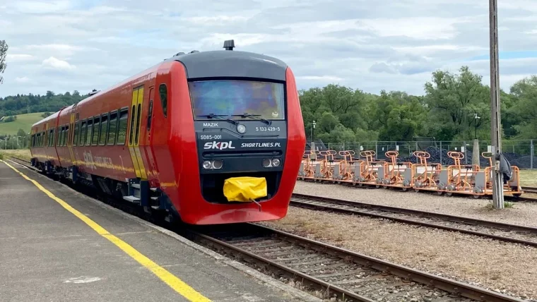 Nowe składy pociągów wyruszą z Krakowa w kierunku Bieszczad. Ma to podnieść komfort podróży - Zdjęcie główne