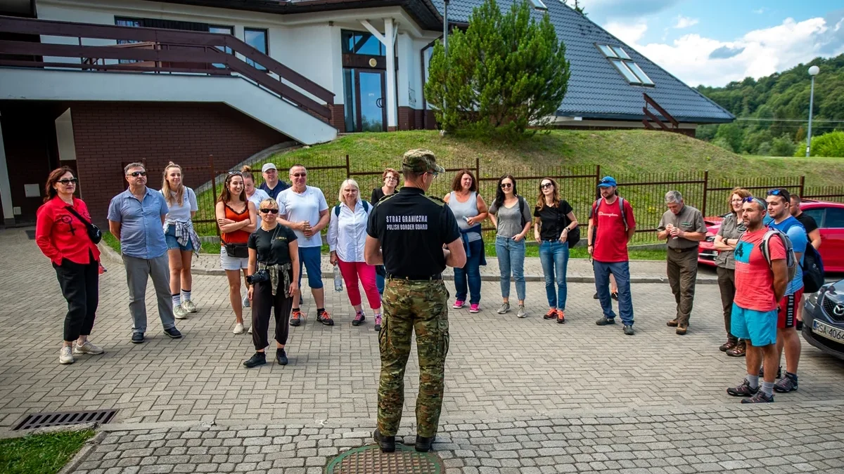 Placówka straży granicznej w Ustrzykach Górnych, brzeg Sanu, Chata Rebrowa, czyli wycieczka śladami "Watahy" [ZDJĘCIA] - Zdjęcie główne