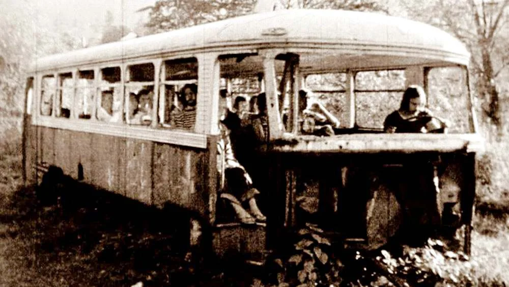 Historia starej fotografii. Bieszczadzki "Baro-Bus" - Zdjęcie główne