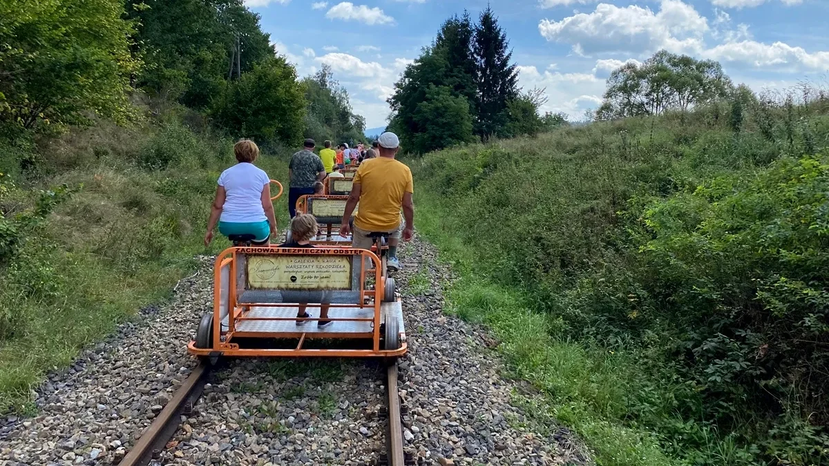 Bieszczadzkie Drezyny Rowerowe z kolejną nagrodą. Na ich konto trafił tytuł Najlepszego Produktu Turystycznego Podkarpacia - Zdjęcie główne