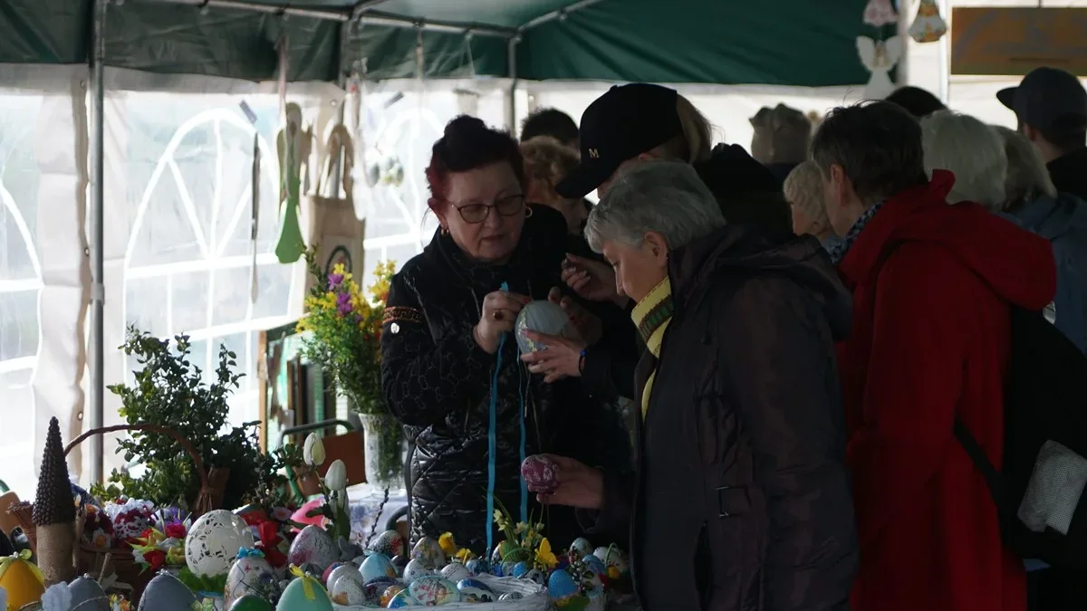 Jarmark Wielkanocny w Ustrzykach Dolnych. Na Rynek wrócili wystawcy [ZDJĘCIA] - Zdjęcie główne