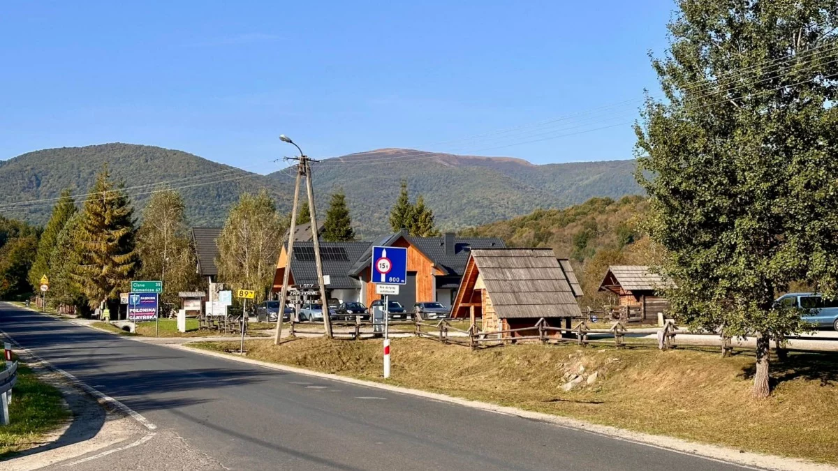 Znad Jeziora Solińskiego w Bieszczady. Komunikacją publiczną z Soliny do Ustrzyk Górnych - Zdjęcie główne