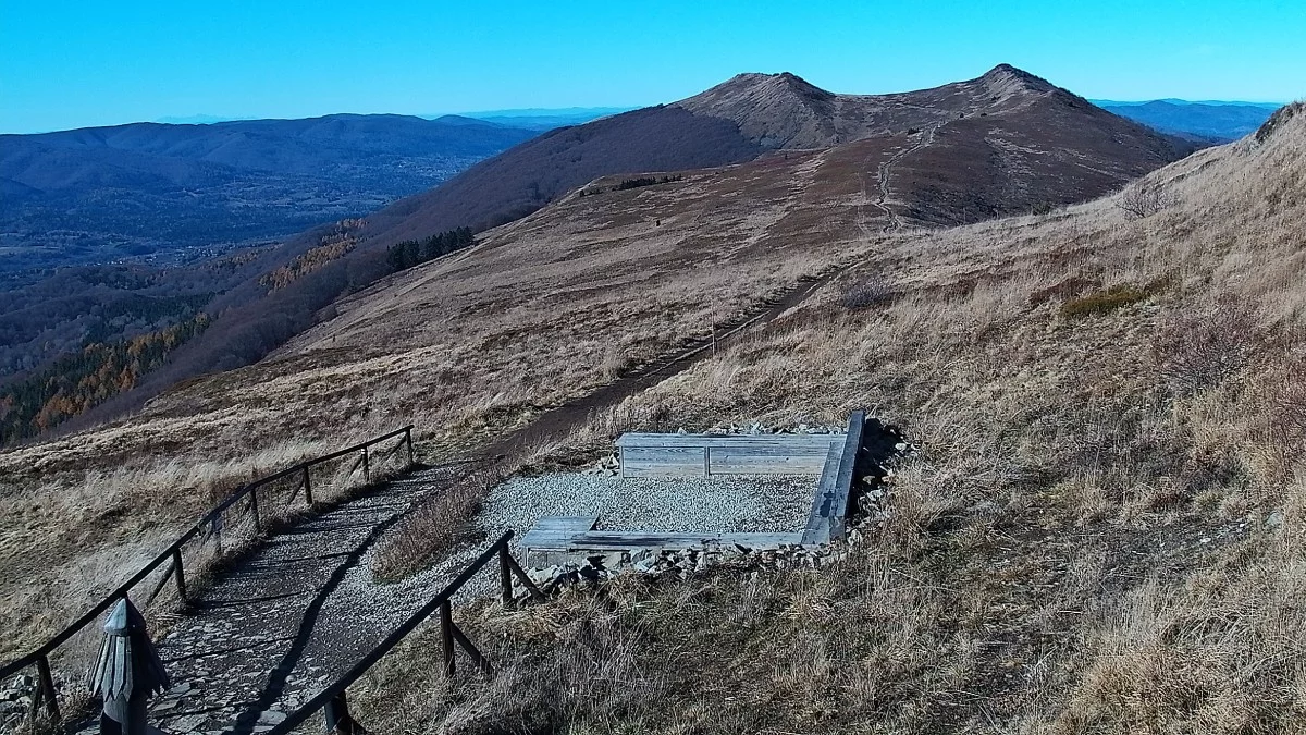 Z Połoniny Wetlińskiej w Bieszczadach zobaczymy Tatry. Dzisiaj jest taka okazja - Zdjęcie główne