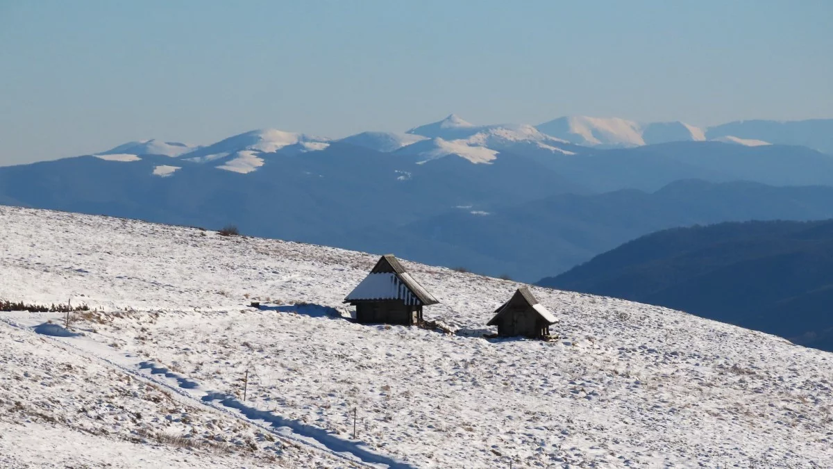 Z tego miejsca w Bieszczadach zobaczymy Tatry i ukraińskie pasma. Piękny widok [ZDJĘCIA] - Zdjęcie główne