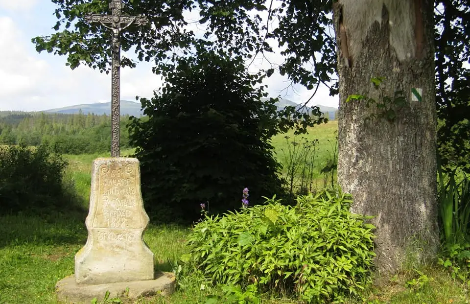 fot. Ola Troszczyńska / Krzyż przydrożny Iwana Batko w Beniowej (1888r)