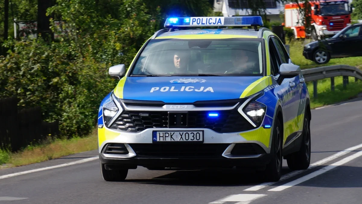 Lescy policjanci pomogli rodzinie przebywającej w Bieszczadach. W zdarzeniu bardzo ważny był czas - Zdjęcie główne