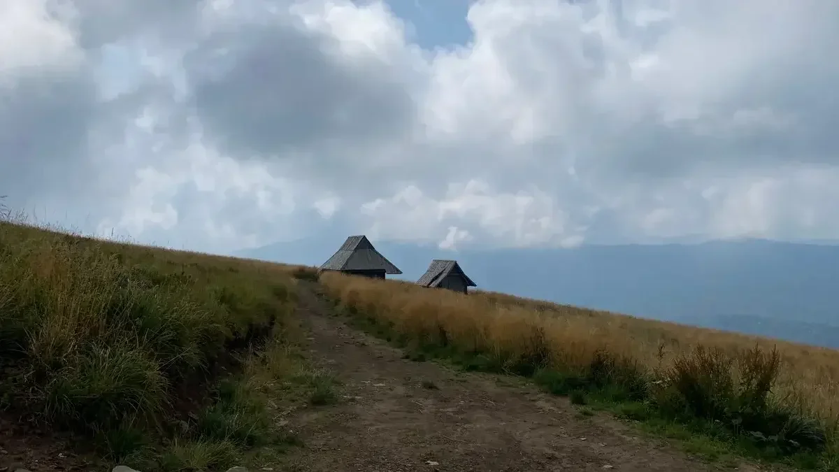 Gdzie jest burza? Sprawdź aktualną sytuację pogodową w Bieszczadach [NA ŻYWO] - Zdjęcie główne