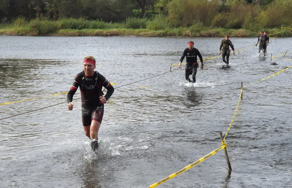 Pierwszy dzień leskiego Runmageddonu za nami [FOTO] [VIDEO] - Zdjęcie główne