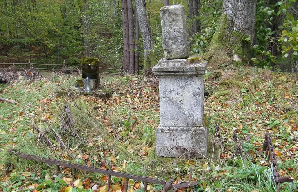 fot. Ola Troszczyńska / mogiły - Caryńskie