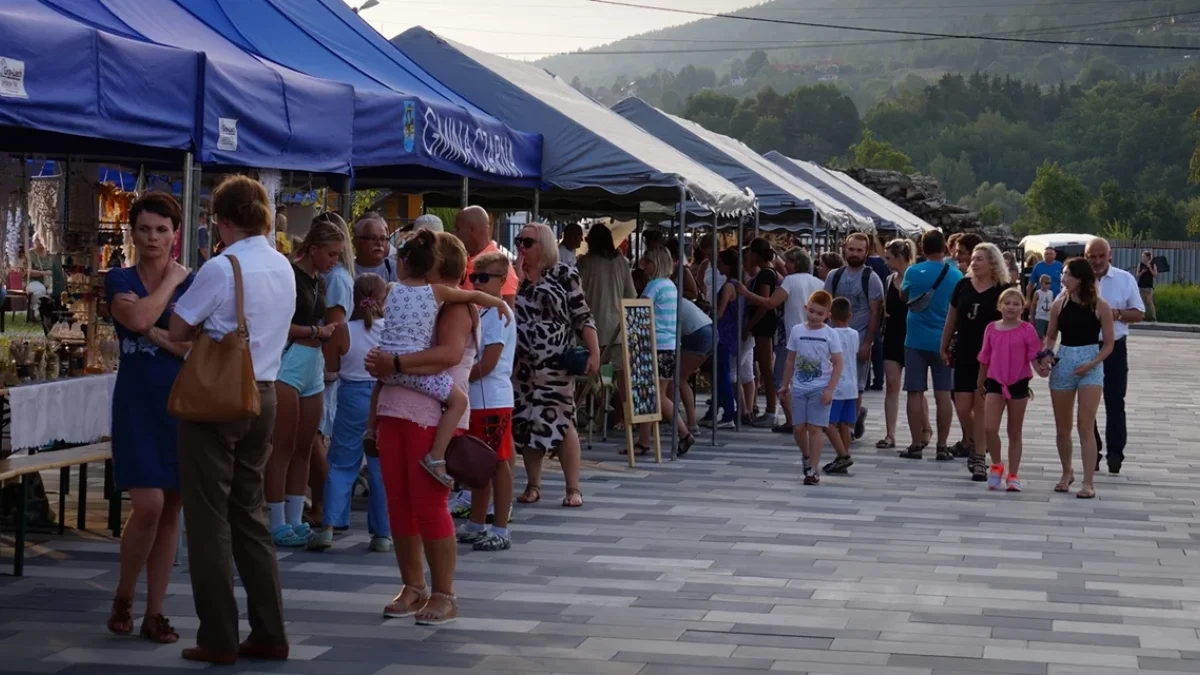 Festiwal Produktów Lokalnych i Tradycyjnych "Otwieramy Wrota Karpat" w Ustrzykach Dolnych [ZDJĘCIA] - Zdjęcie główne