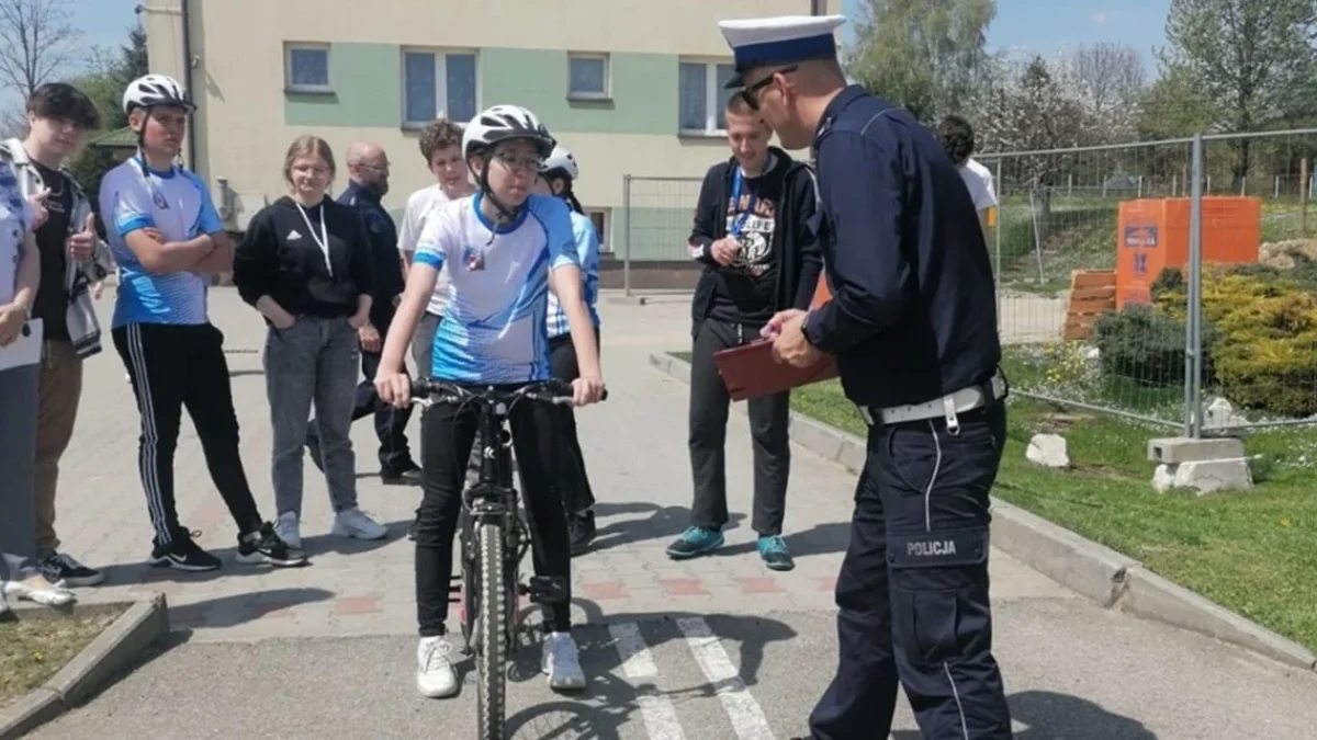 Ustjanowa. Na terenie miejscowej szkoły odbył się Powiatowy Turniej Bezpieczeństwa w ruchu drogowym - Zdjęcie główne