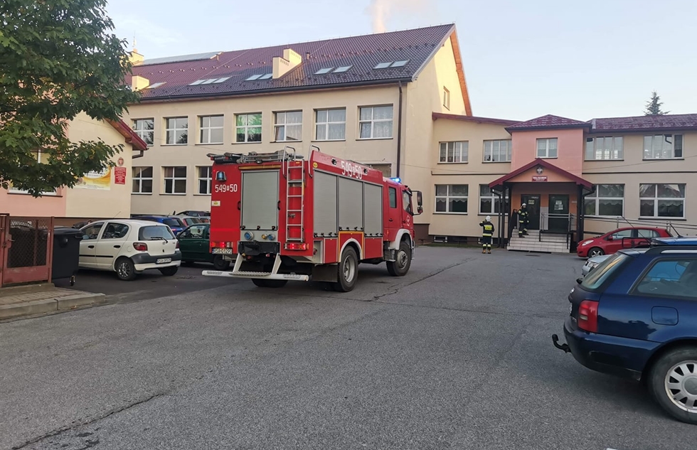 Tarnawa Dolna: Alarm o niebezpiecznym ładunku w szkole! - Zdjęcie główne