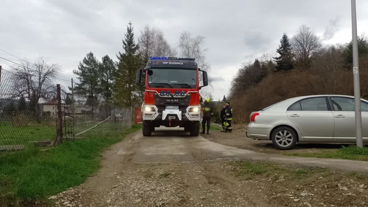 Nieznana substancja wpuszczona do rzeki Olszanka. Potrzebna była pomoc strażaków - Zdjęcie główne