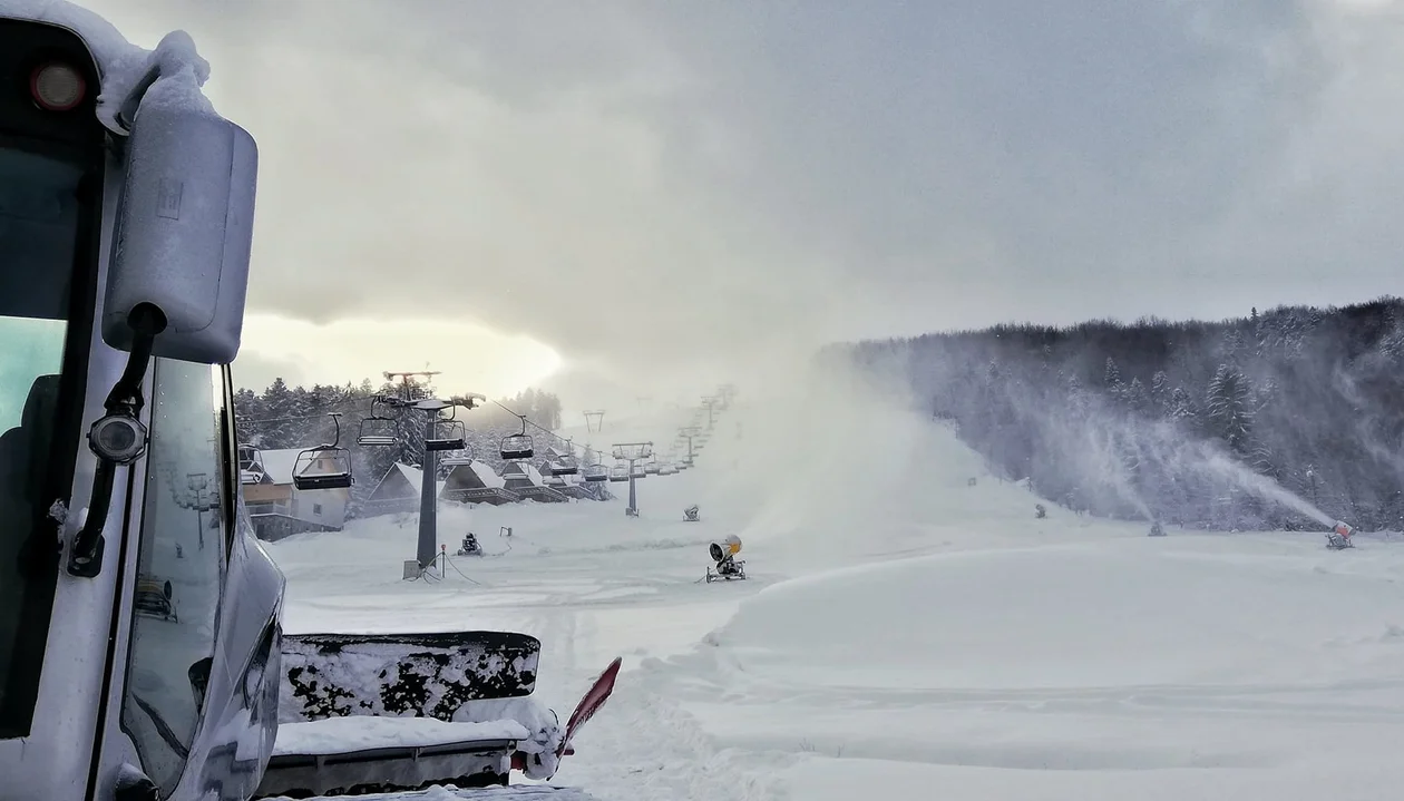 Oficjalne rozpoczęcie sezonu narciarskiego w Bieszczadach. Od 17 grudnia będzie można szusować po stoku - Zdjęcie główne