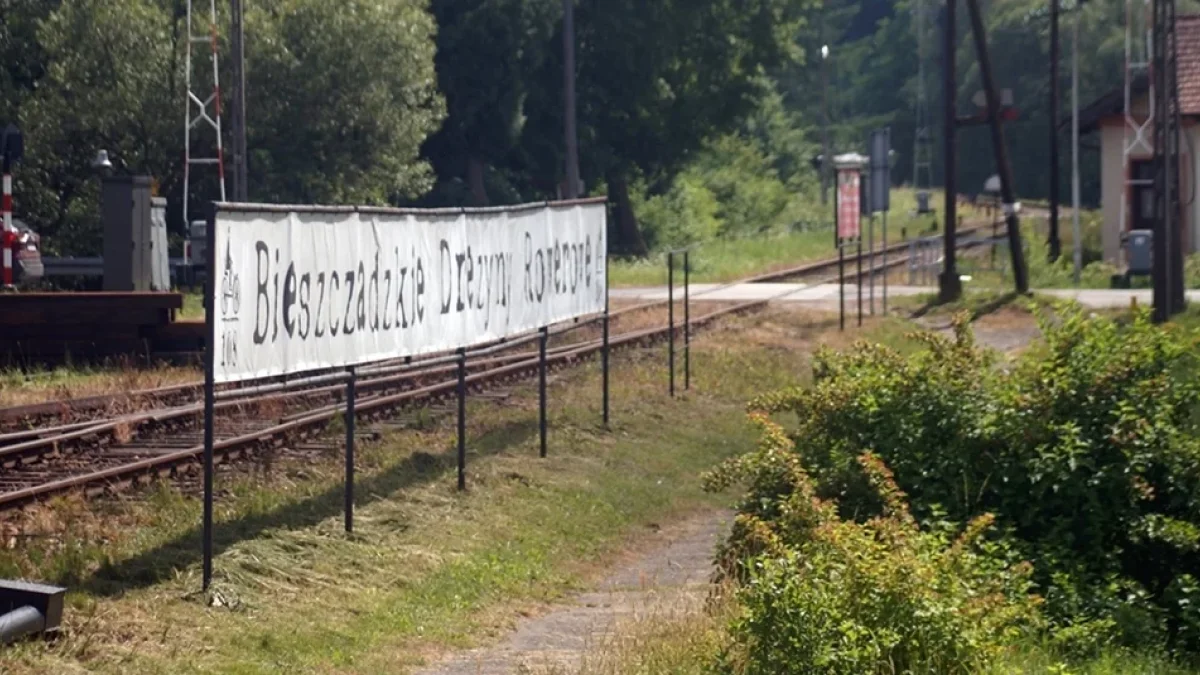 W weekendy nie pojedziemy Bieszczadzkimi Drezynami Rowerowymi z Uherzec Mineralnych. To wynik uruchomionych połączeń kolejowych - Zdjęcie główne