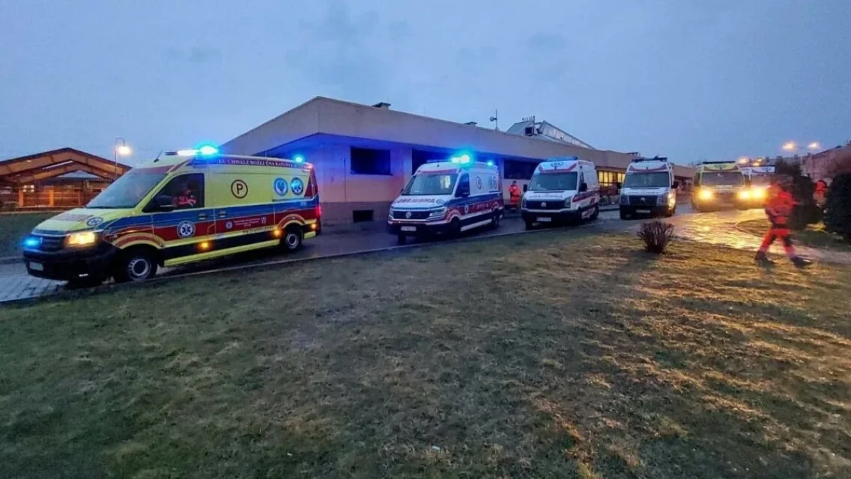 Małych pacjentów z Ukrainy przewieziono w bezpieczne miejsce. W transporcie pomogli ratownicy BPR - Zdjęcie główne