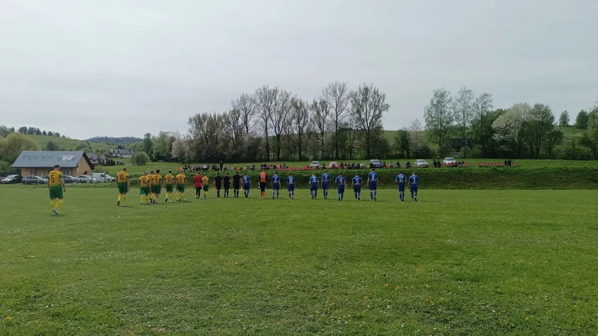 Zapowiedź piłkarskiego weekendu. Przed nami derby gminy Lesko - Zdjęcie główne