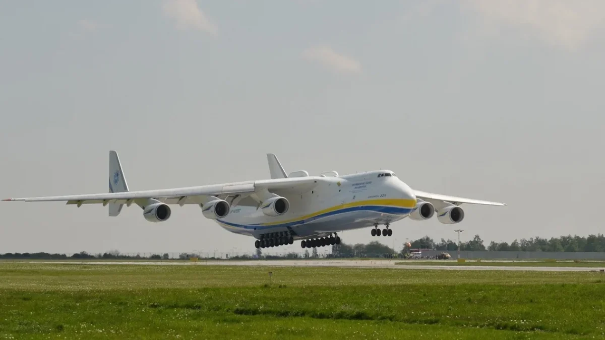 Antonow An-225 Mrija, największy samolot świata zniszczony przez Rosjan - Zdjęcie główne