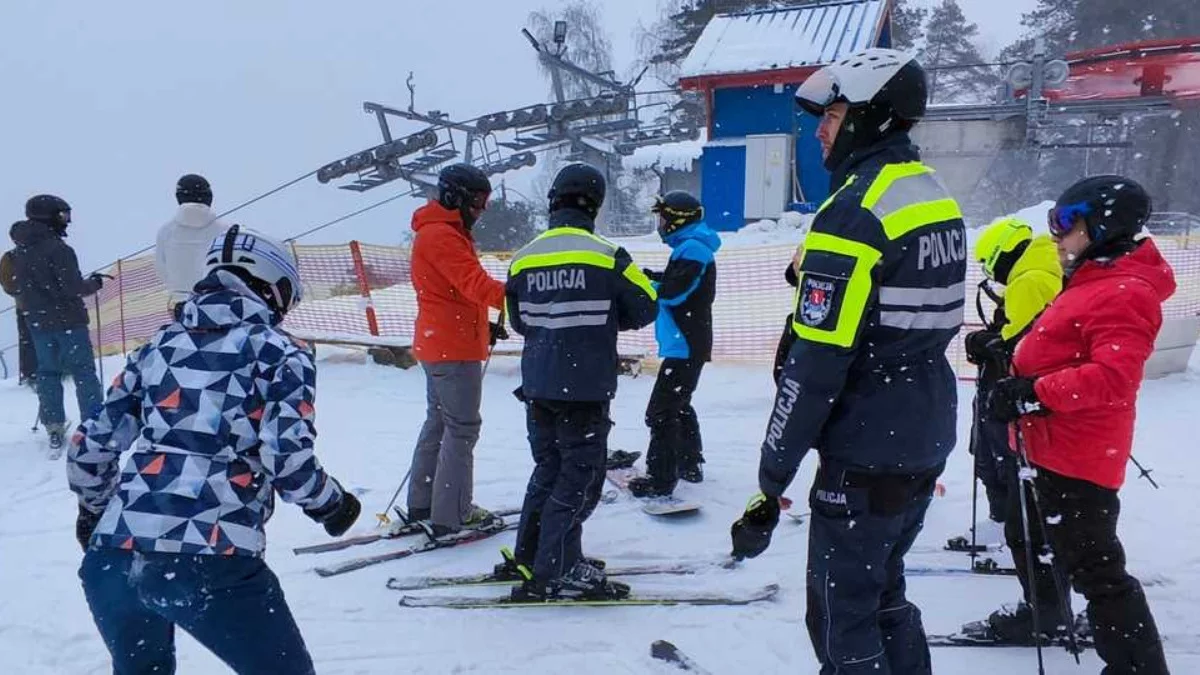 Policjanci pojawili się na stoku narciarskim. Przeprowadzili tam ważne działania [ZDJĘCIA] - Zdjęcie główne