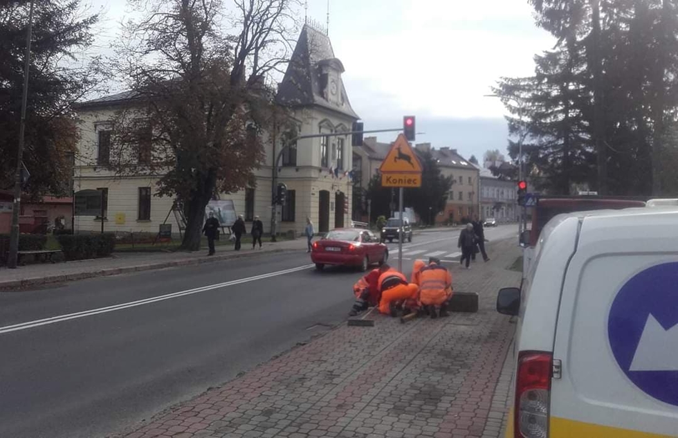 W centrum miasta postawiono nowe znaki drogowe. Mieszkańcy pytają po co! - Zdjęcie główne