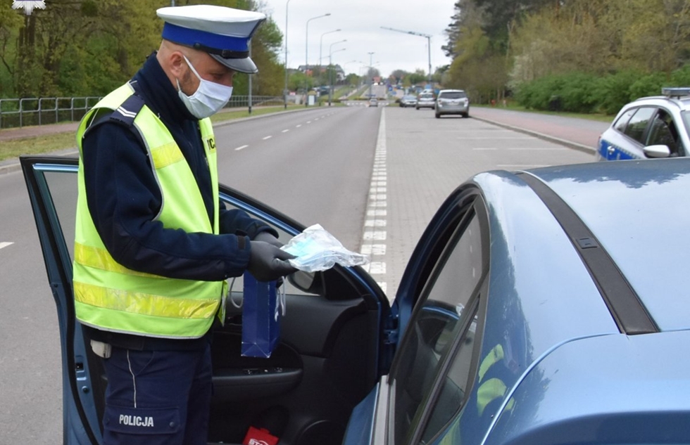 Policja sprawdza respektowanie nowych przepisów! - Zdjęcie główne