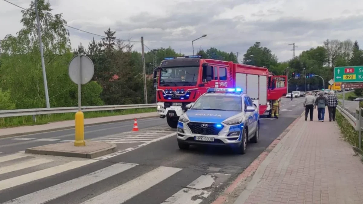 Kolizja z udziałem motocyklisty na drodze krajowej w Zagórzu. Jedna osoba poszkodowana - Zdjęcie główne