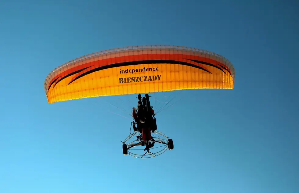 Loty widokowe motoparolotnią nad Bieszczadami - Zdjęcie główne