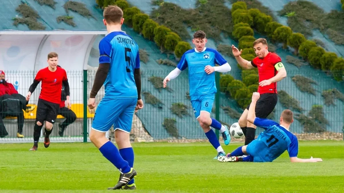 Podsumowanie piłkarskiego weekendu. Derby w Lesku dla gospodarzy - Zdjęcie główne